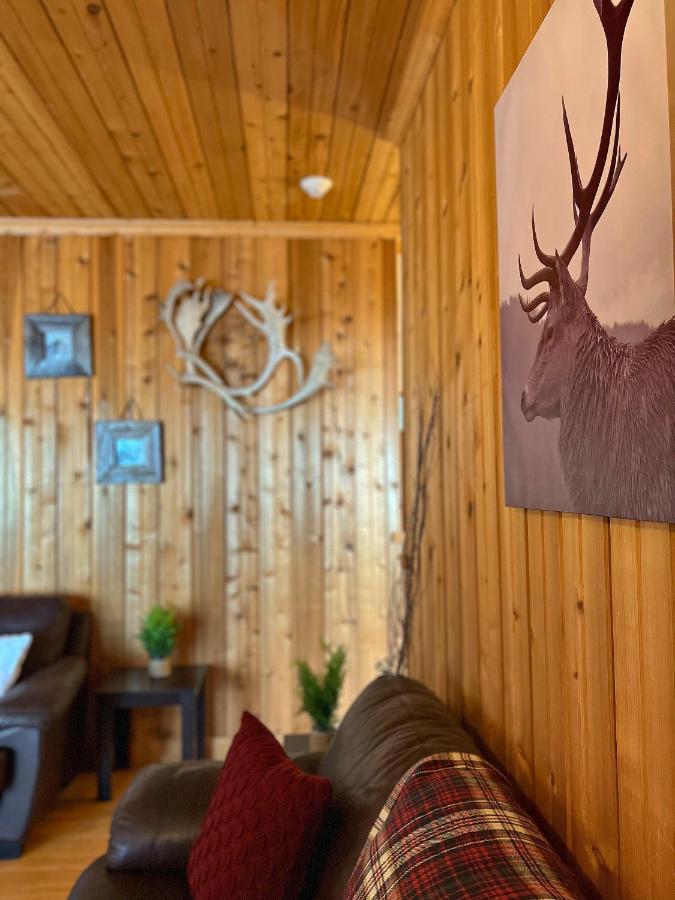 Auberge Au Poste De Traite Sainte-Famille Esterno foto
