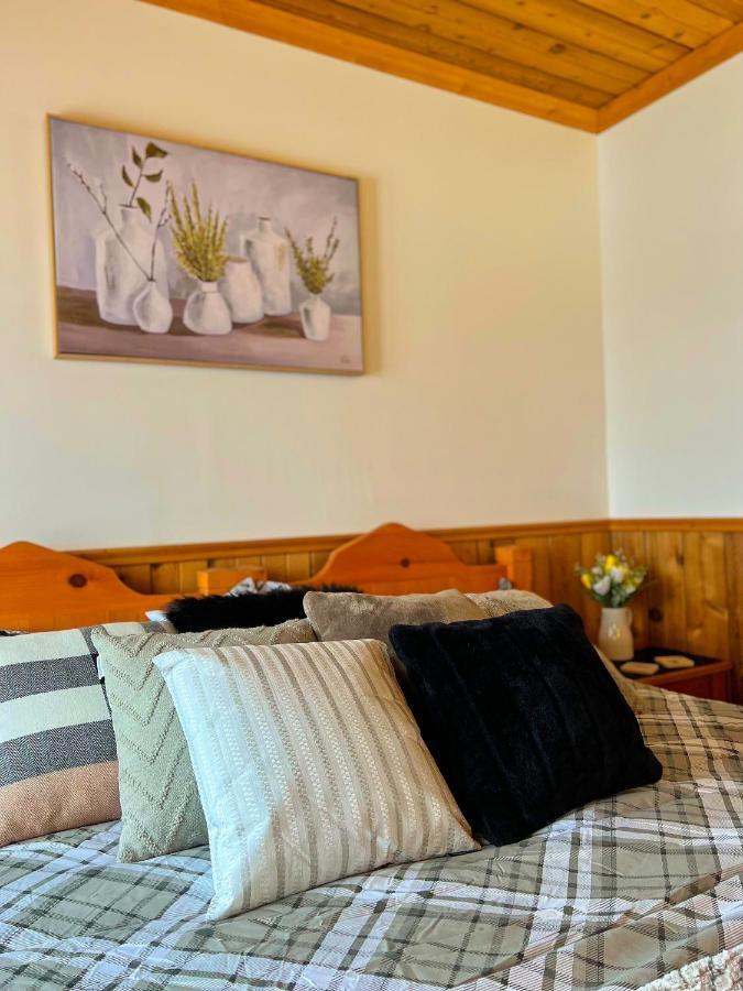 Auberge Au Poste De Traite Sainte-Famille Esterno foto