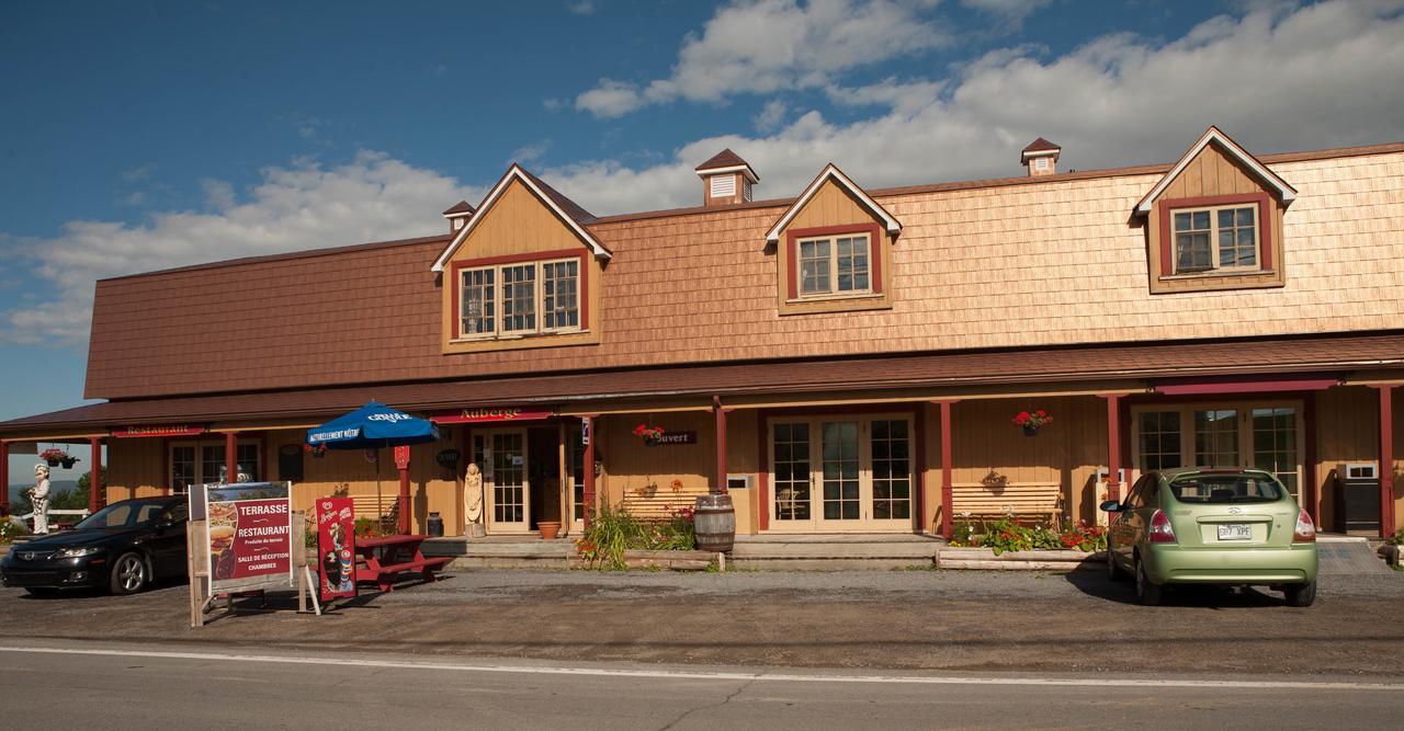 Auberge Au Poste De Traite Sainte-Famille Esterno foto